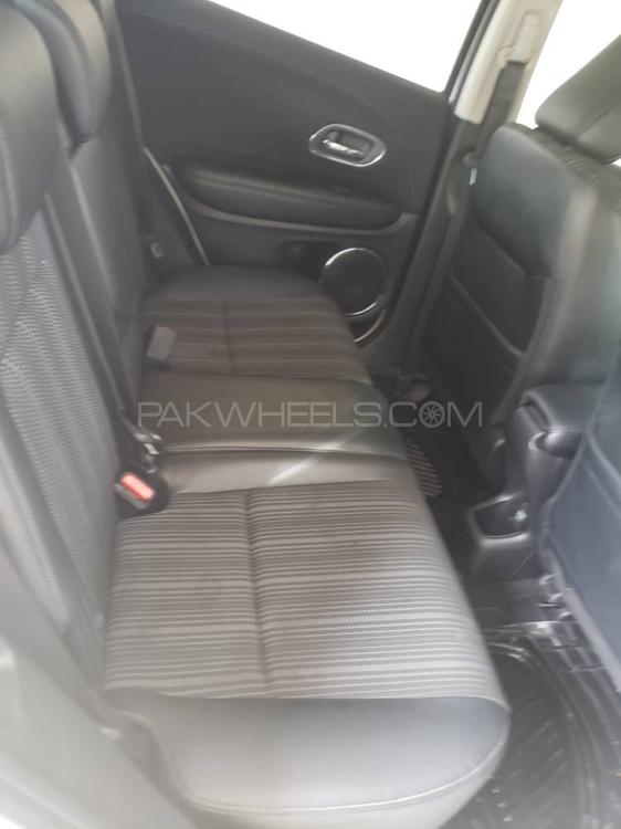 Honda Vezel 2014 for Sale in Lahore Honda Vezel 2014 for Sale in Lahore Image-9