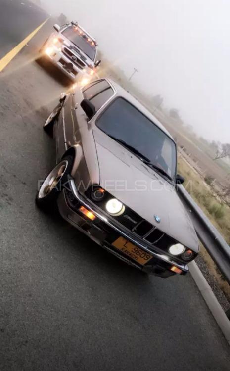 BMW 3 Series - 1986  Image-1
