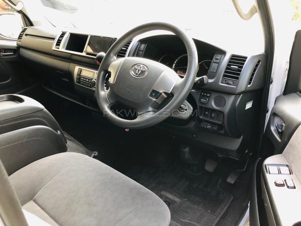 Toyota Hiace 2018 for Sale in Karachi Toyota Hiace 2018 for Sale in Karachi Image-11