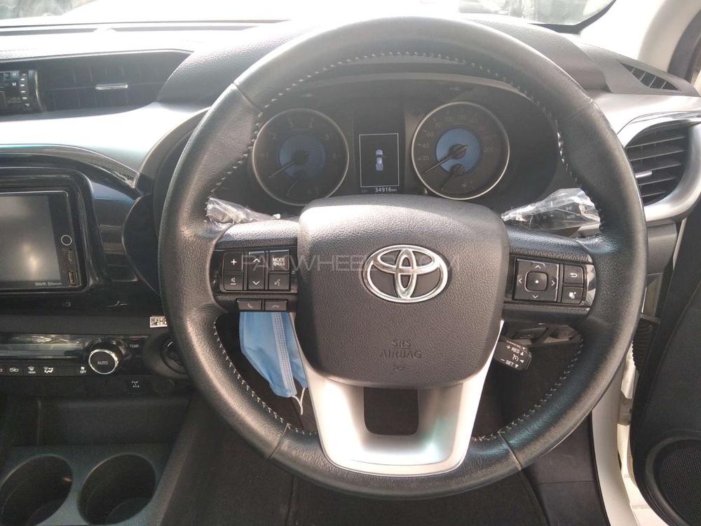 Toyota Hilux 2017 for Sale in Karachi Toyota Hilux 2017 for Sale in Karachi Image-4