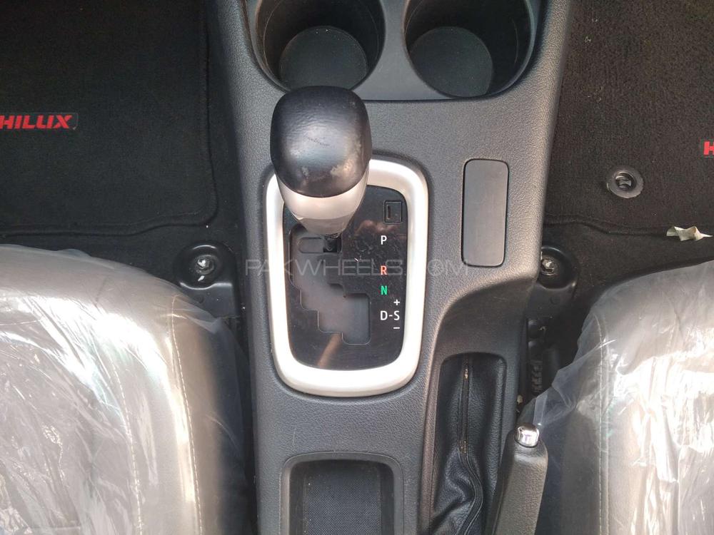 Toyota Hilux 2017 for Sale in Karachi Toyota Hilux 2017 for Sale in Karachi Image-7