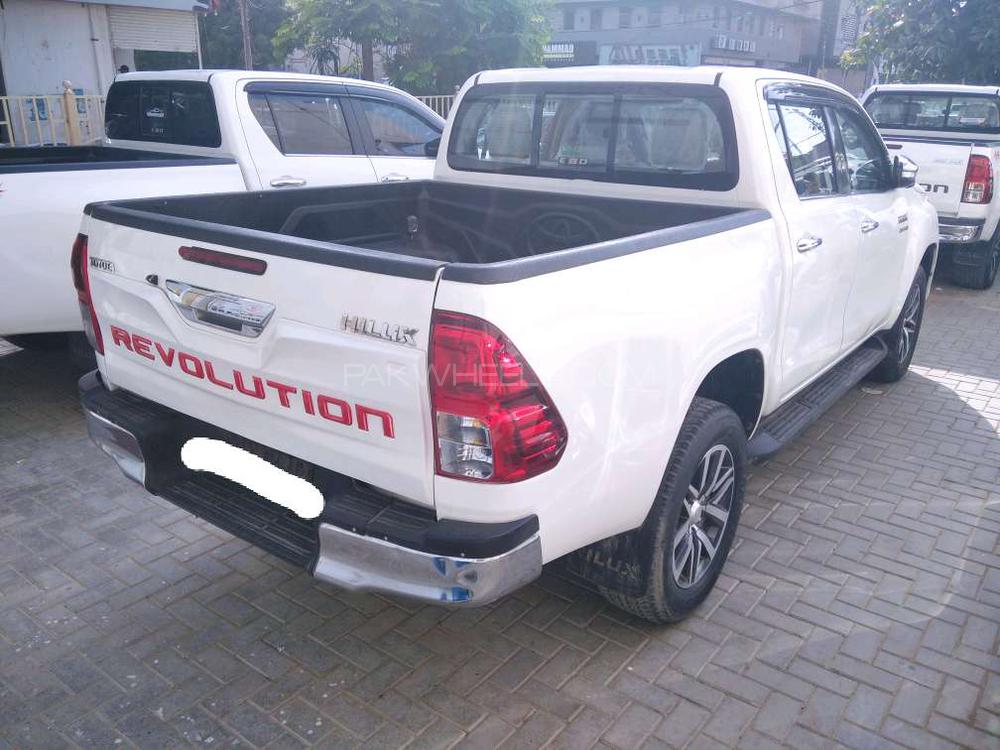 Toyota Hilux 2017 for Sale in Karachi Toyota Hilux 2017 for Sale in Karachi Image-11