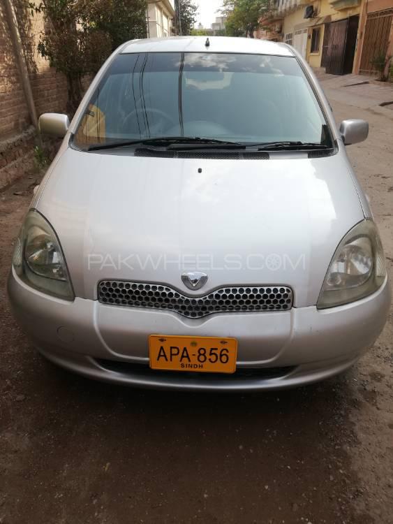 Toyota Vitz 2000 for Sale in Multan Image-1
