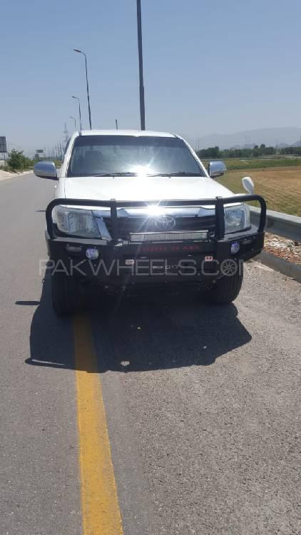 Toyota Hilux 2015 for Sale in Peshawar Image-1