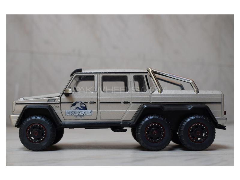 Jada Die Cast Mercedes Brabus 6x6  Image-1