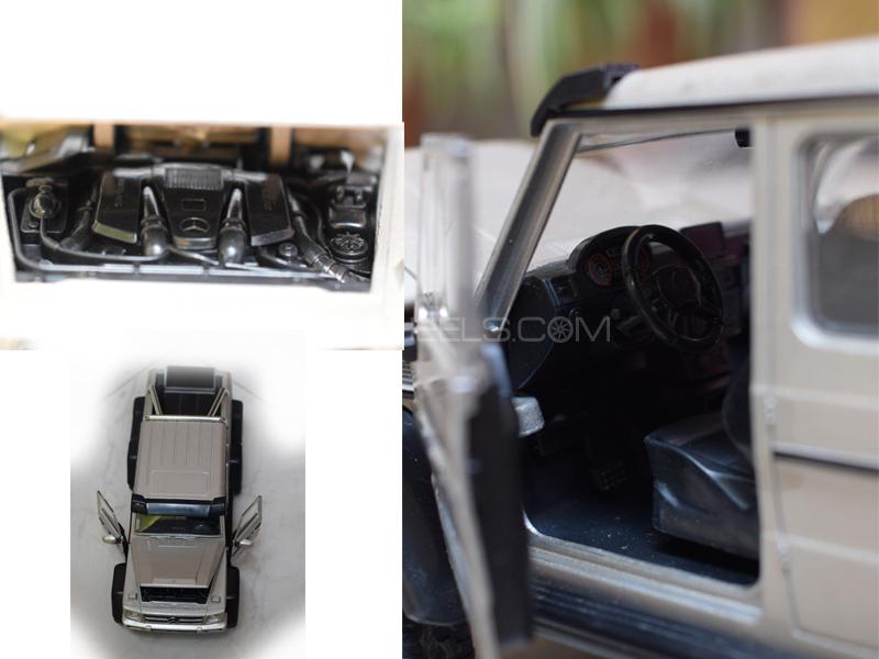 Jada Die Cast Mercedes Brabus 6x6  Jada Die Cast Mercedes Brabus 6x6  Image-4