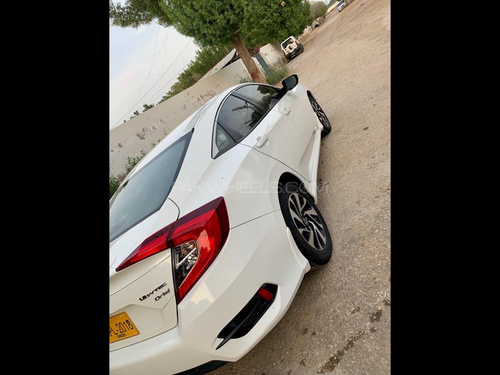 Honda Civic 2018 for Sale in Hyderabad Honda Civic 2018 for Sale in Hyderabad Image-8