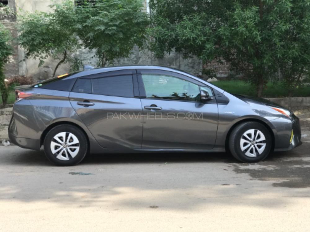 Toyota Prius - 2016  Toyota Prius - 2016  Image-6