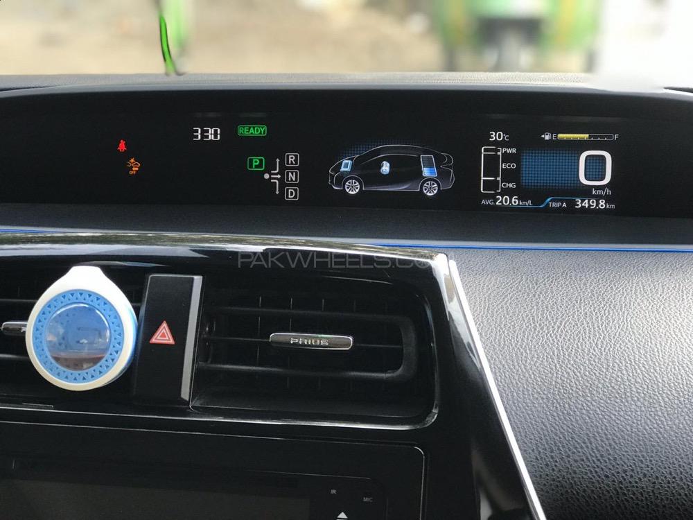 Toyota Prius - 2020  Toyota Prius - 2020  Image-3