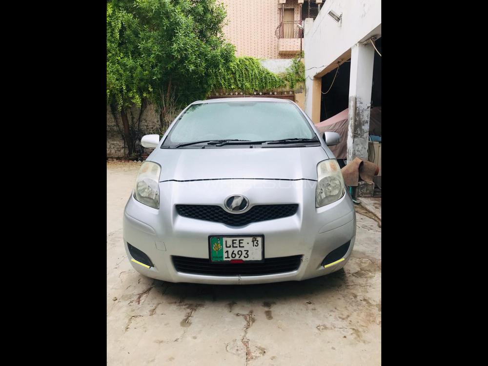 Toyota Vitz 2008 for Sale in Lahore Image-1