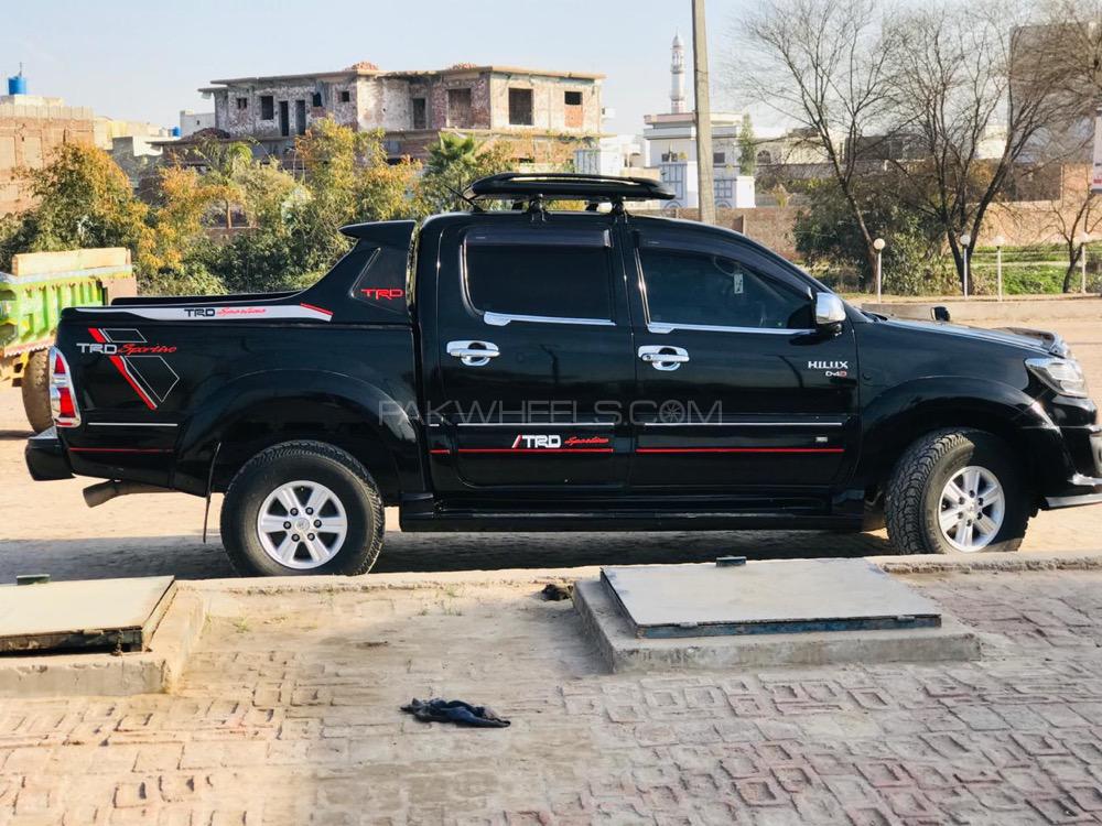 Toyota Hilux 2013 for Sale in Lahore Toyota Hilux 2013 for Sale in Lahore Image-7