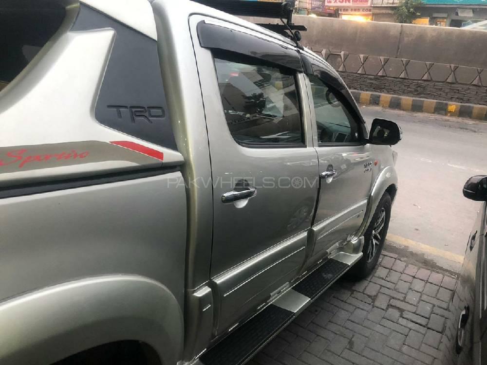Toyota Hilux 2013 for Sale in Lahore Toyota Hilux 2013 for Sale in Lahore Image-3