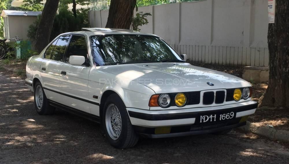 BMW 5 Series - 1992  Image-1