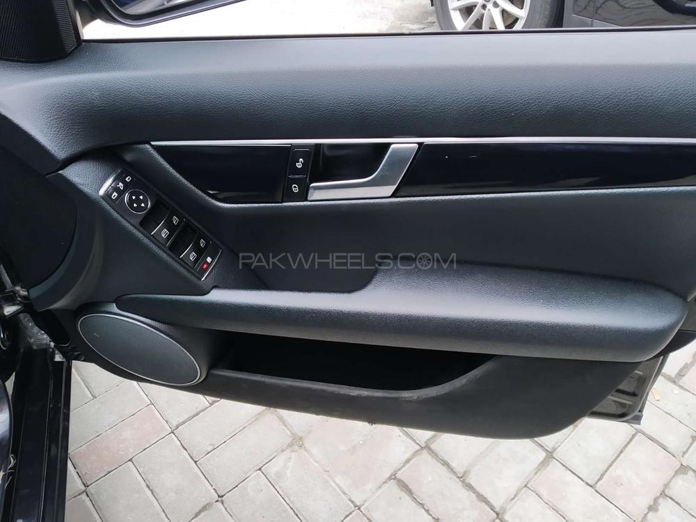 Mercedes Benz C Class 2007 for Sale in Lahore Mercedes Benz C Class 2007 for Sale in Lahore Image-8
