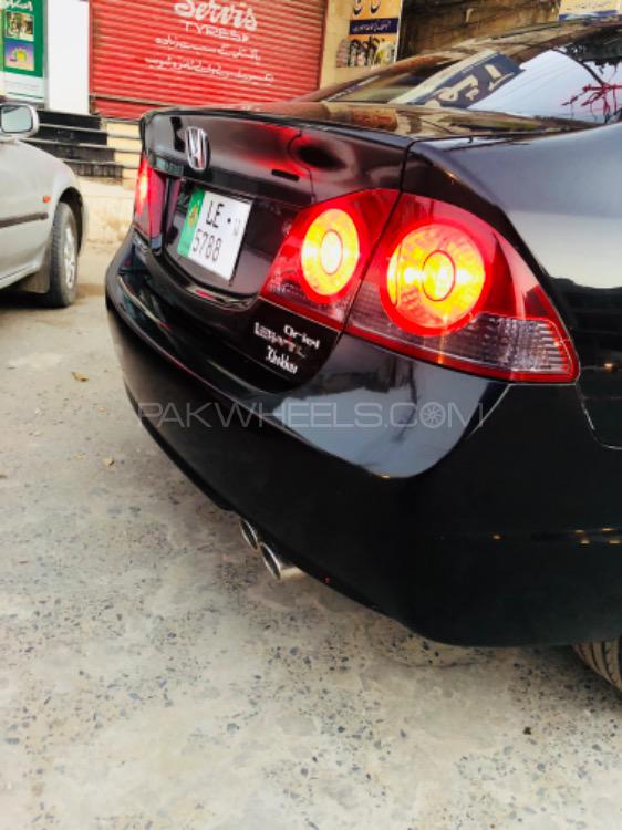 Honda Civic - 2011  Honda Civic - 2011  Image-3