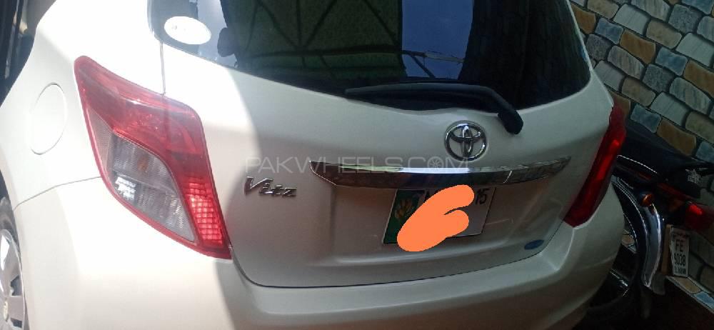 Toyota Vitz 2012 for Sale in Dera ismail khan Image-1