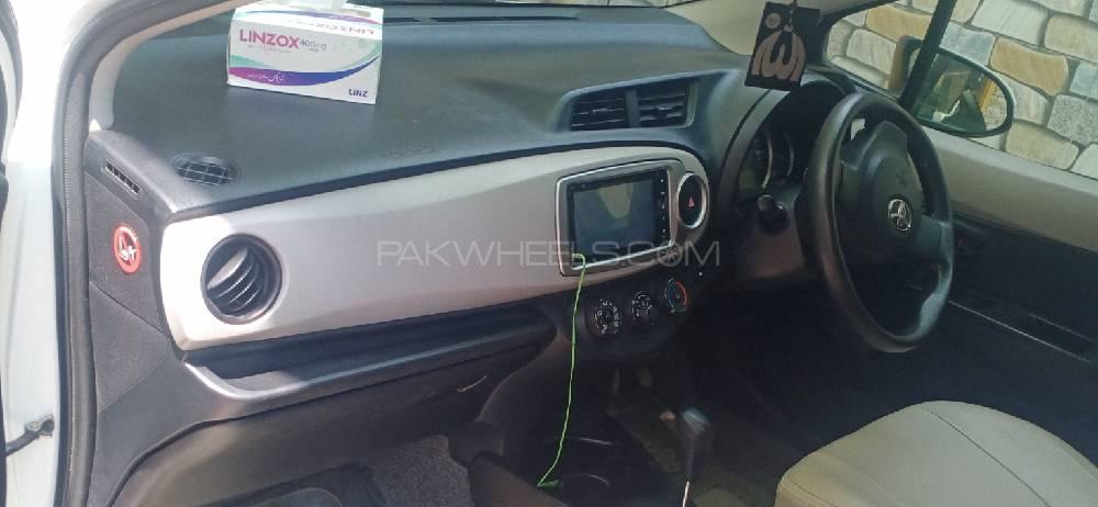 Toyota Vitz 2012 for Sale in Dera ismail khan Toyota Vitz 2012 for Sale in Dera ismail khan Image-9