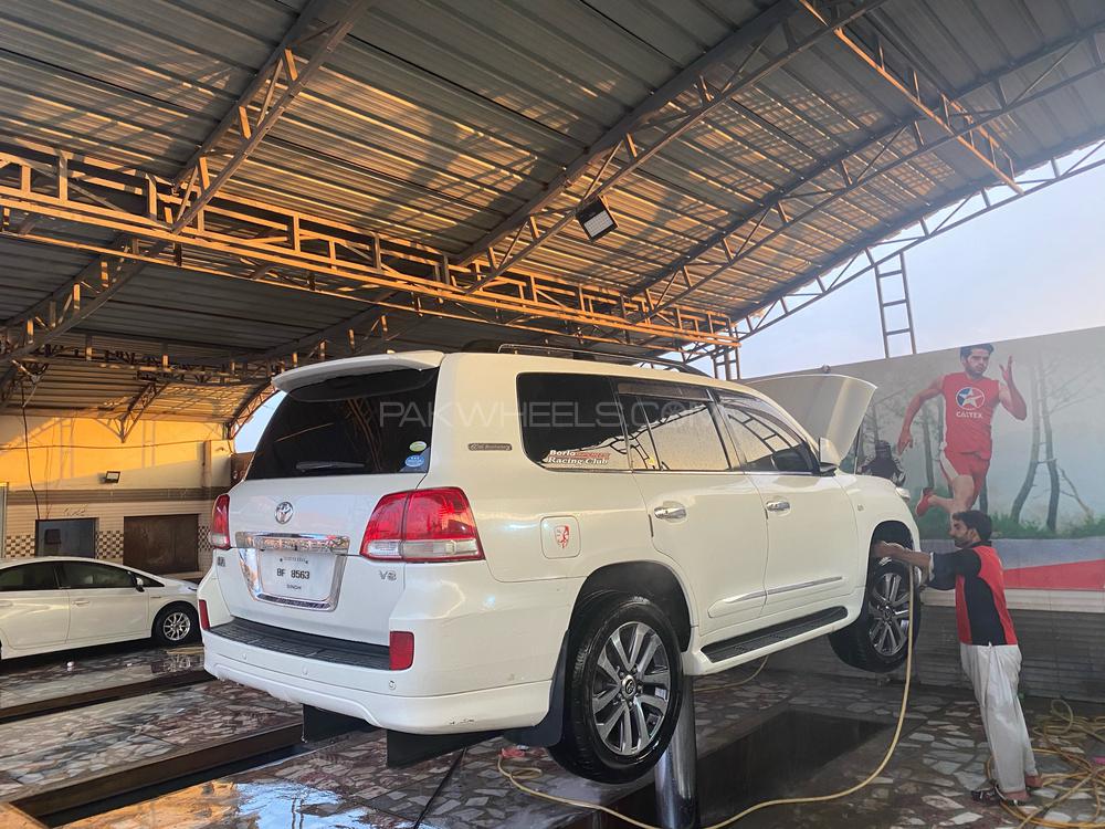 Toyota Land Cruiser 2010 for Sale in Peshawar Toyota Land Cruiser 2010 for Sale in Peshawar Image-4