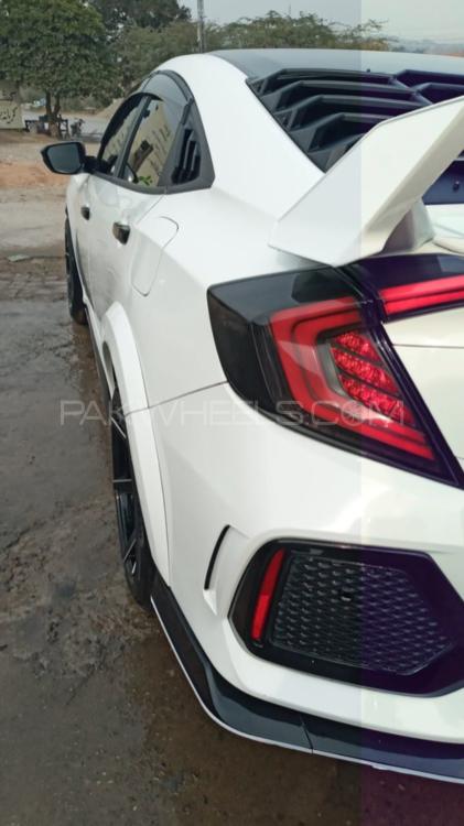 Honda Civic - 2018  Honda Civic - 2018  Image-8