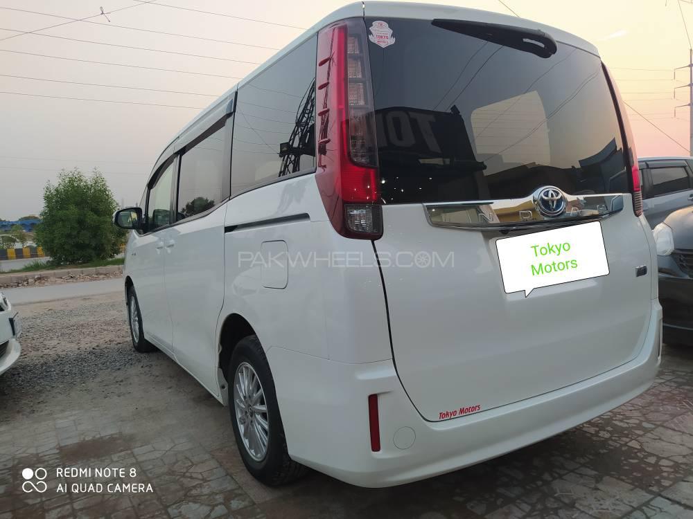 Toyota Noah 2015 for Sale in Peshawar Toyota Noah 2015 for Sale in Peshawar Image-9