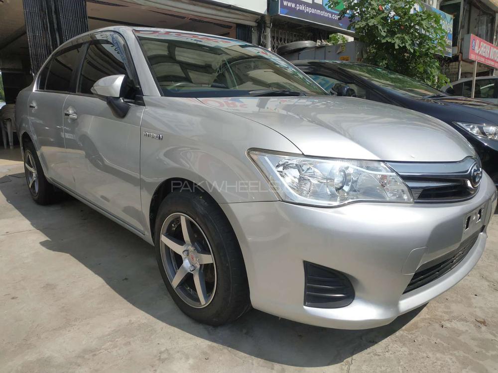 Toyota Corolla Axio 2014 for Sale in Islamabad Image-1