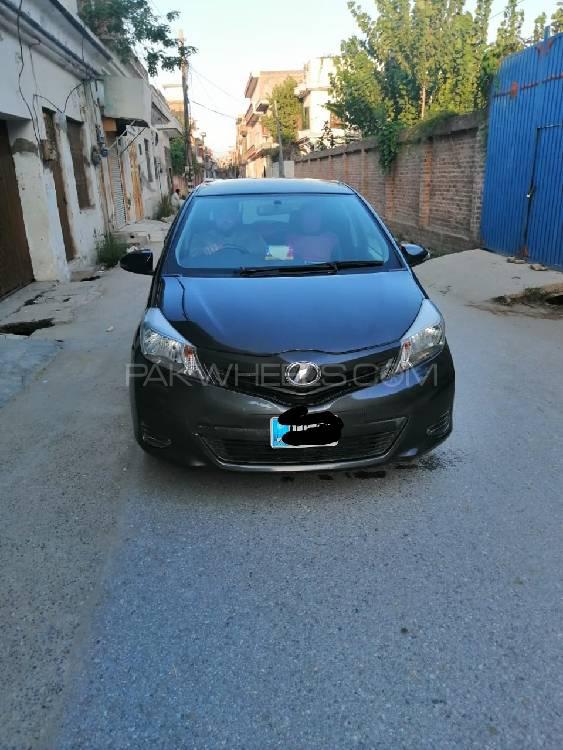 Toyota Vitz 2013 for Sale in Peshawar Image-1