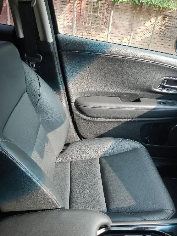 Honda Vezel 2014 for Sale in Lahore Honda Vezel 2014 for Sale in Lahore Image-13