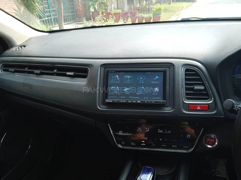 Honda Vezel 2014 for Sale in Lahore Honda Vezel 2014 for Sale in Lahore Image-10