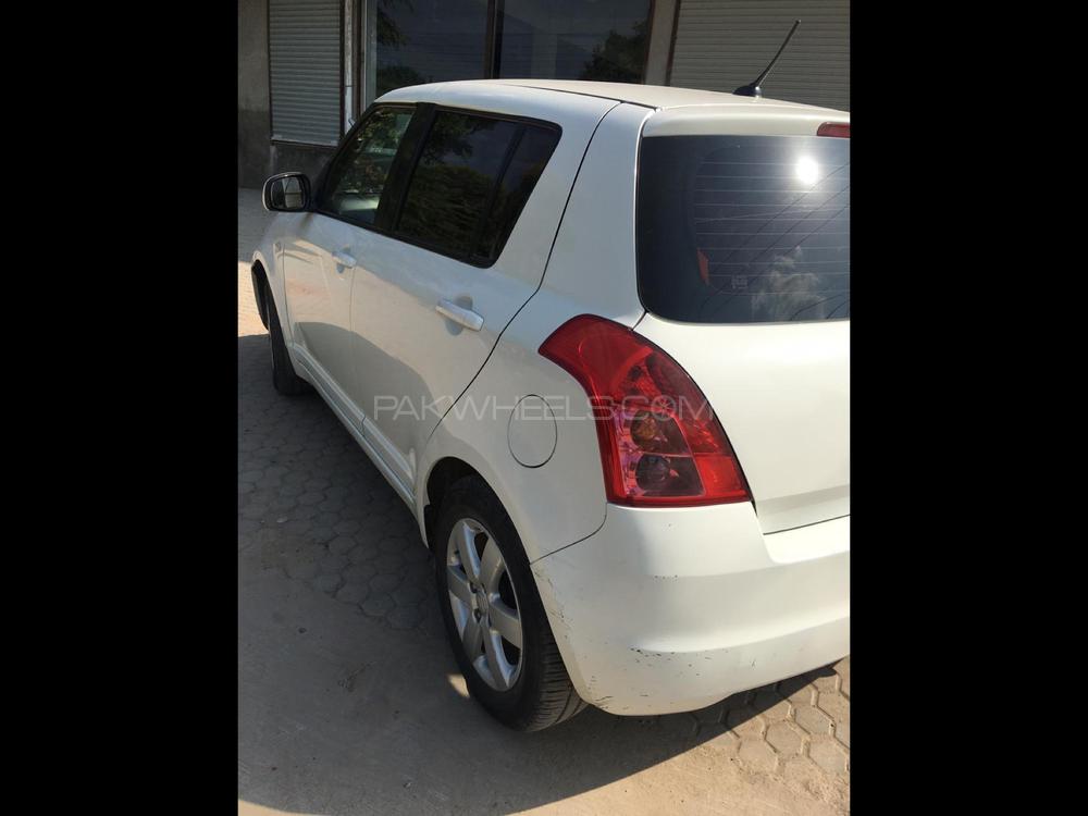 Suzuki Swift 2015 for Sale in Rahim Yar Khan Image-1