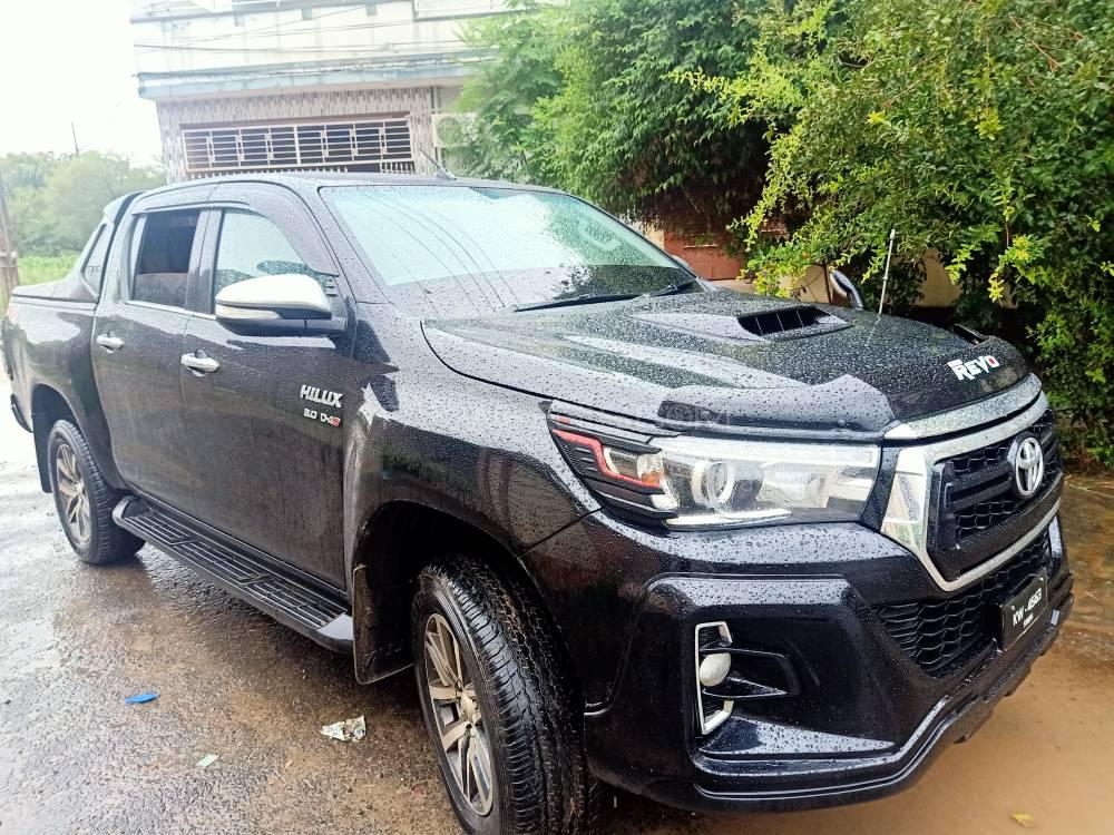 Toyota Hilux 2017 for Sale in Multan Toyota Hilux 2017 for Sale in Multan Image-7