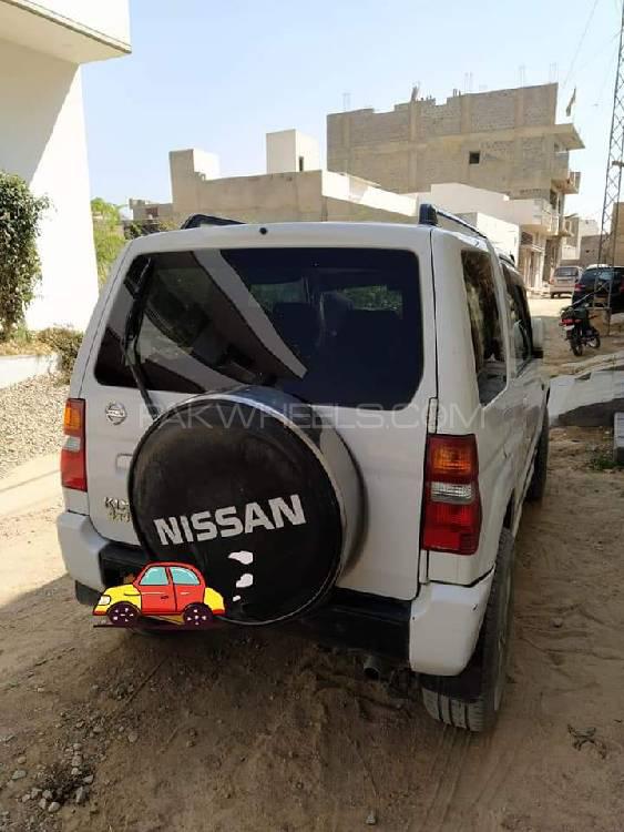 Nissan Kix 2009 for Sale in Karachi Image-1