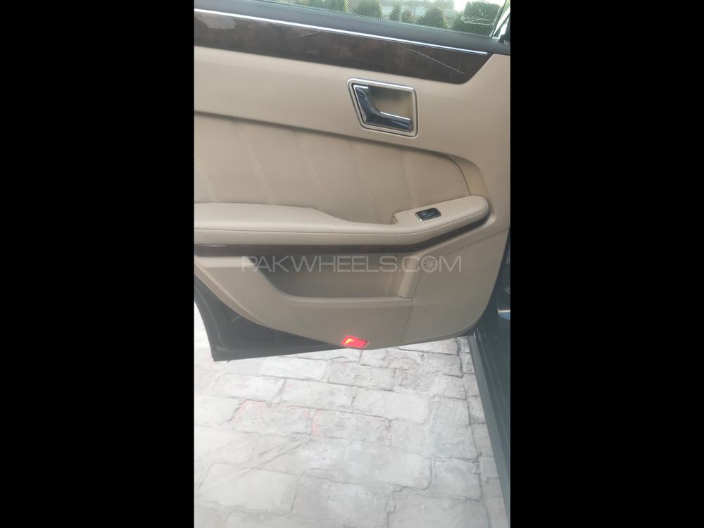 مرسڈیز بینز ای کلاس 2011 for Sale in ملتان مرسڈیز بینز ای کلاس 2011 for Sale in ملتان Image-10
