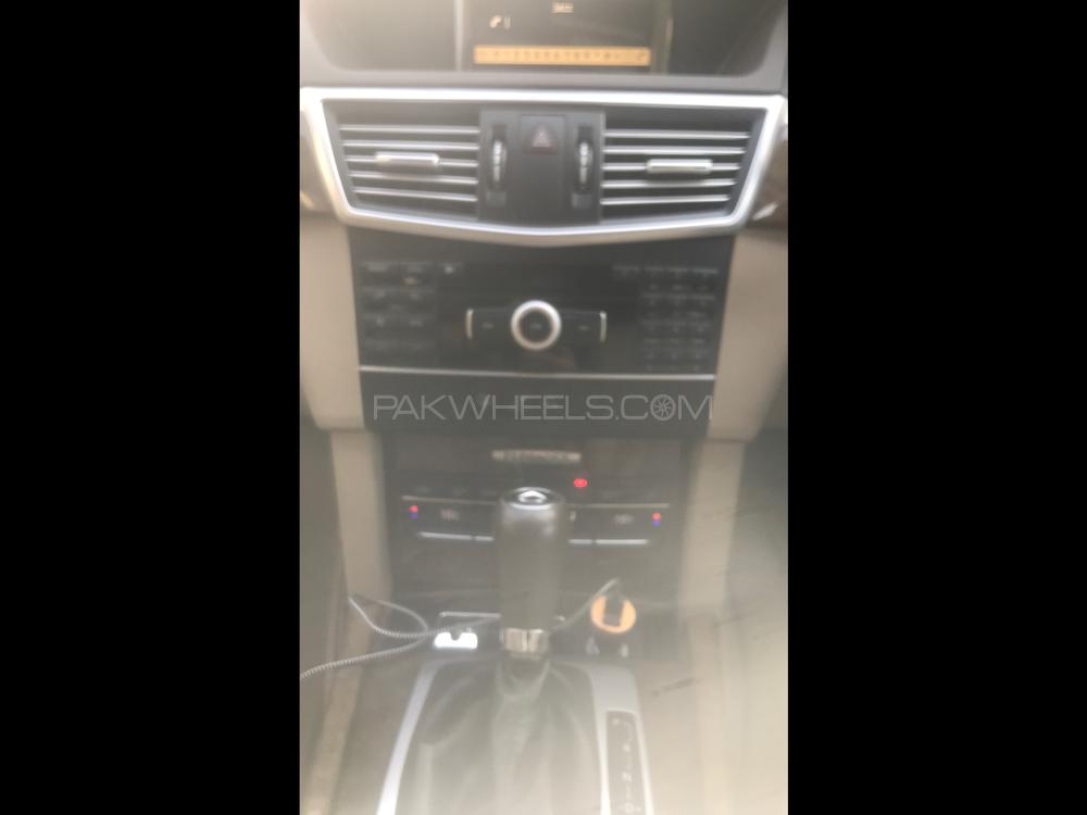 مرسڈیز بینز ای کلاس 2011 for Sale in ملتان مرسڈیز بینز ای کلاس 2011 for Sale in ملتان Image-14
