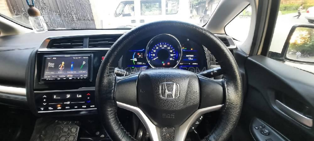 Honda Fit 2015 for Sale in Lahore Honda Fit 2015 for Sale in Lahore Image-10