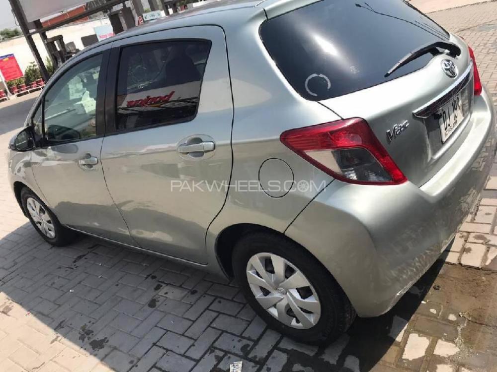 Toyota Vitz 2011 for Sale in Haripur Image-1