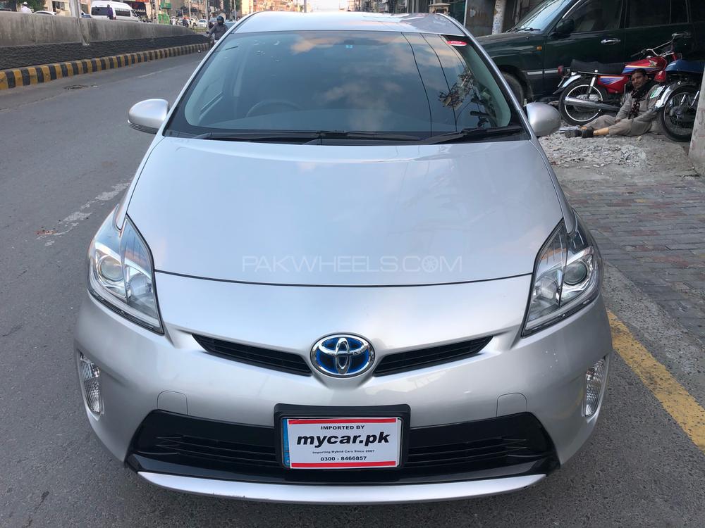 Toyota Prius 2015 for Sale in Lahore Image-1