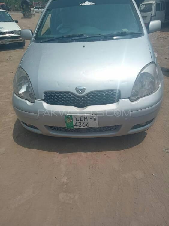 Toyota Vitz 2004 for Sale in Peshawar Image-1