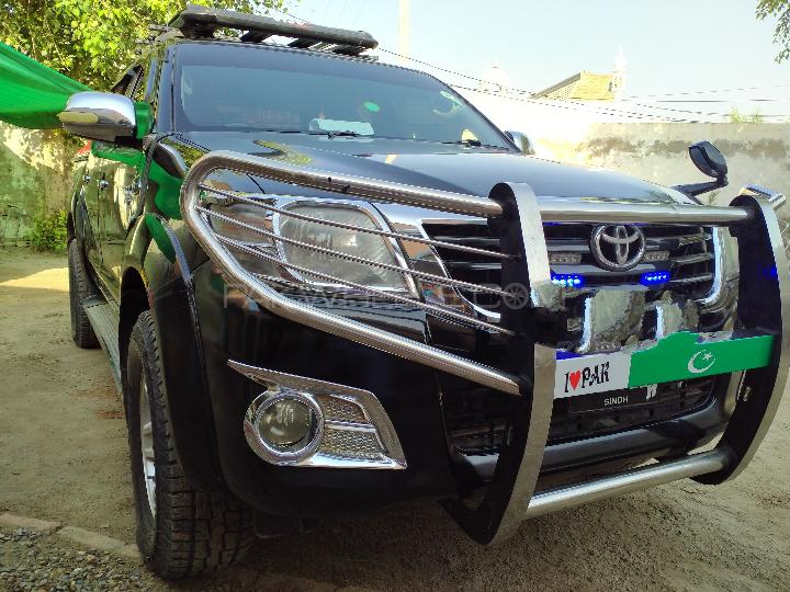 Toyota Hilux 2011 for Sale in Lakki marwat Image-1