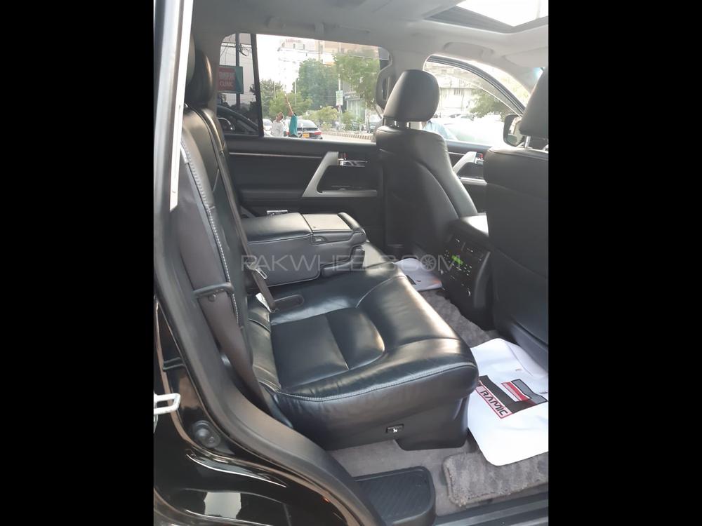 Toyota Land Cruiser 2012 for Sale in Karachi Toyota Land Cruiser 2012 for Sale in Karachi Image-10