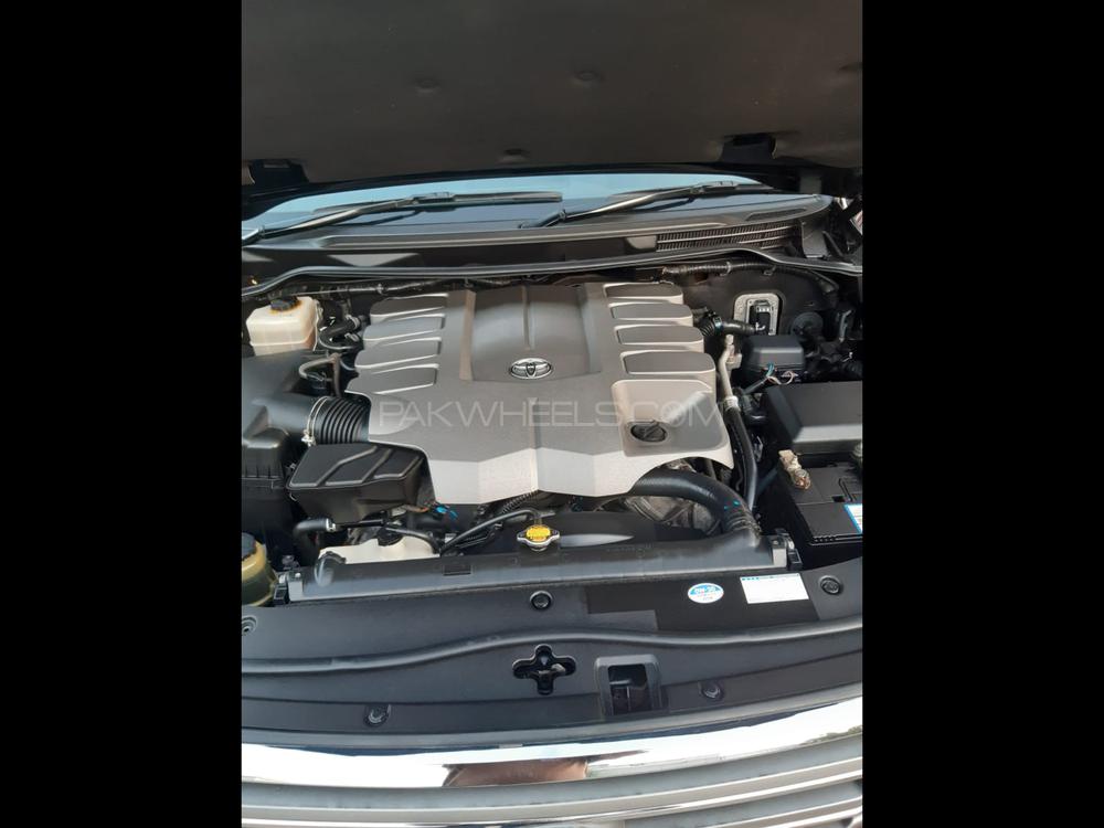 Toyota Land Cruiser 2012 for Sale in Karachi Toyota Land Cruiser 2012 for Sale in Karachi Image-13