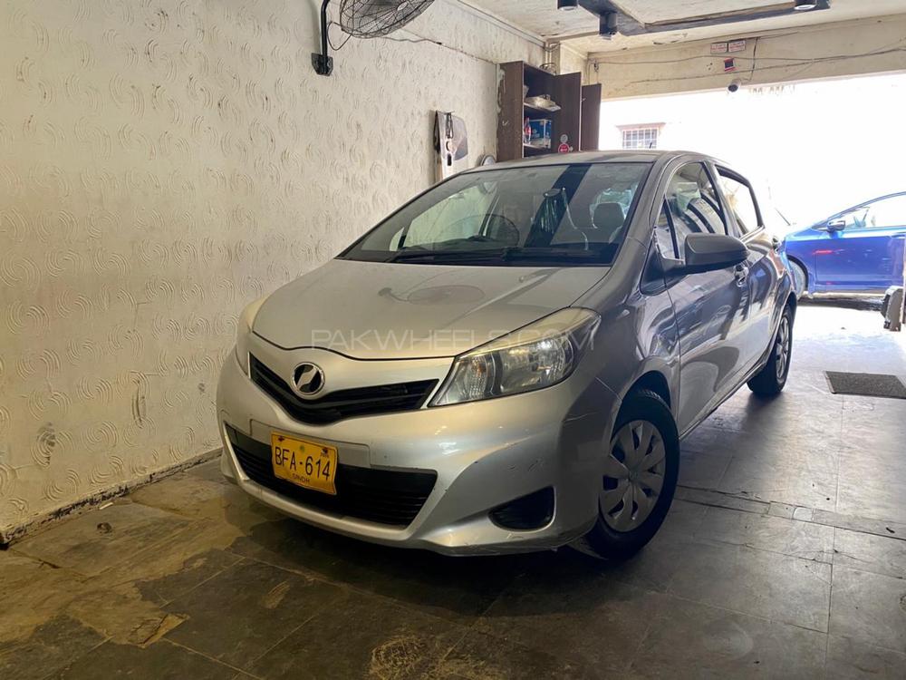 Toyota Vitz 2012 for Sale in Karachi Image-1