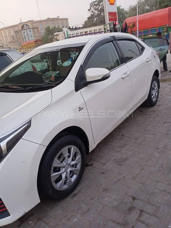 Toyota Corolla 2016 for Sale in Karachi Image-1