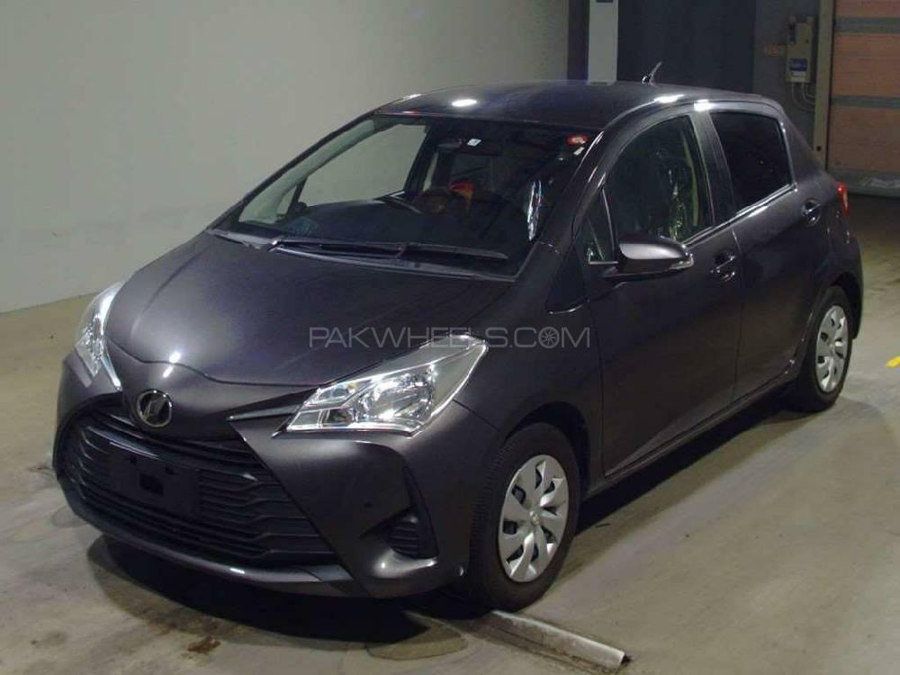 Toyota Vitz 2018 for Sale in Peshawar Image-1