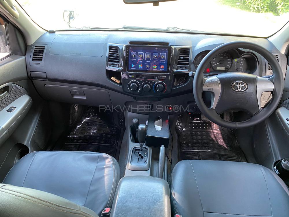 Toyota Hilux 2012 for Sale in Karachi Toyota Hilux 2012 for Sale in Karachi Image-7