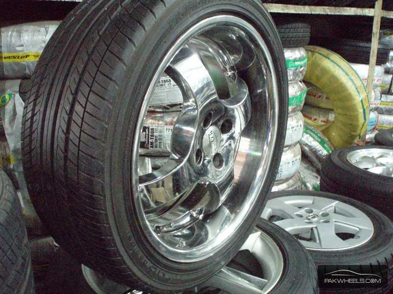 Honda Civic 4 nut 17 inch Chrome wheels with Dish.  Image-1