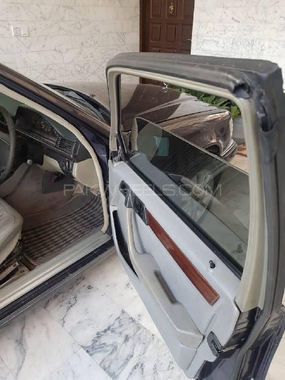 Mercedes Benz E Class 1986 for Sale in Rawalpindi Mercedes Benz E Class 1986 for Sale in Rawalpindi Image-9