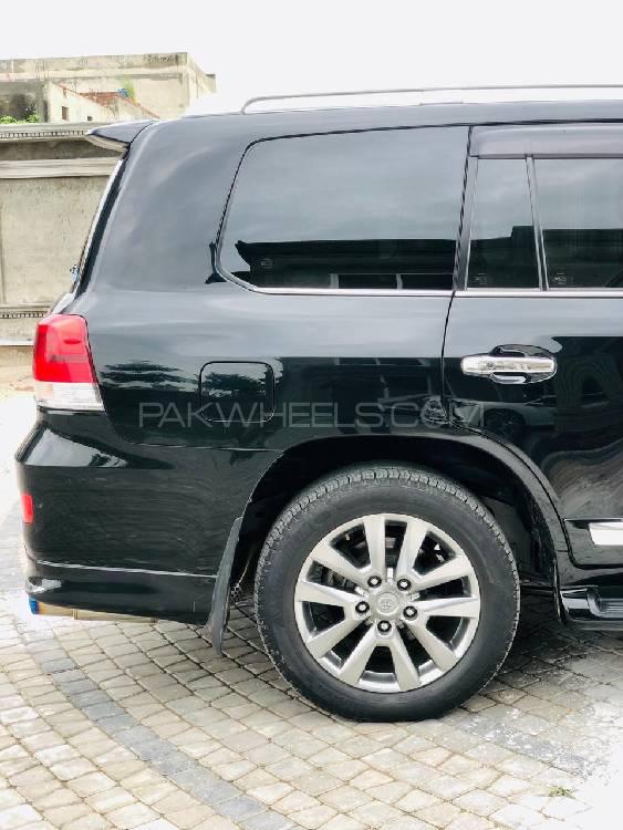 Toyota Land Cruiser 2015 for Sale in Lahore Toyota Land Cruiser 2015 for Sale in Lahore Image-5