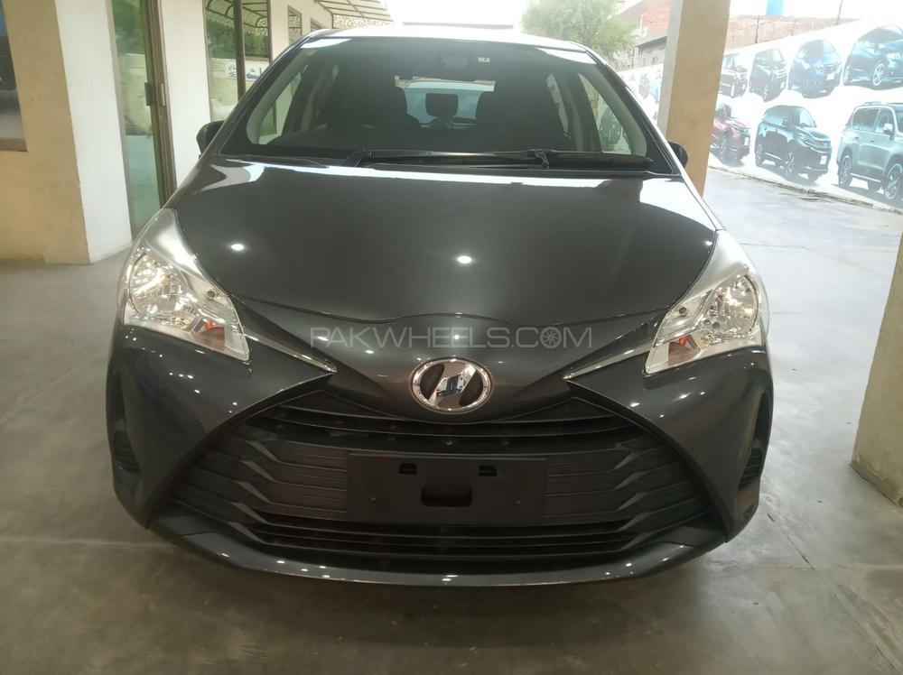 Toyota Vitz 2017 for Sale in Gujranwala Image-1