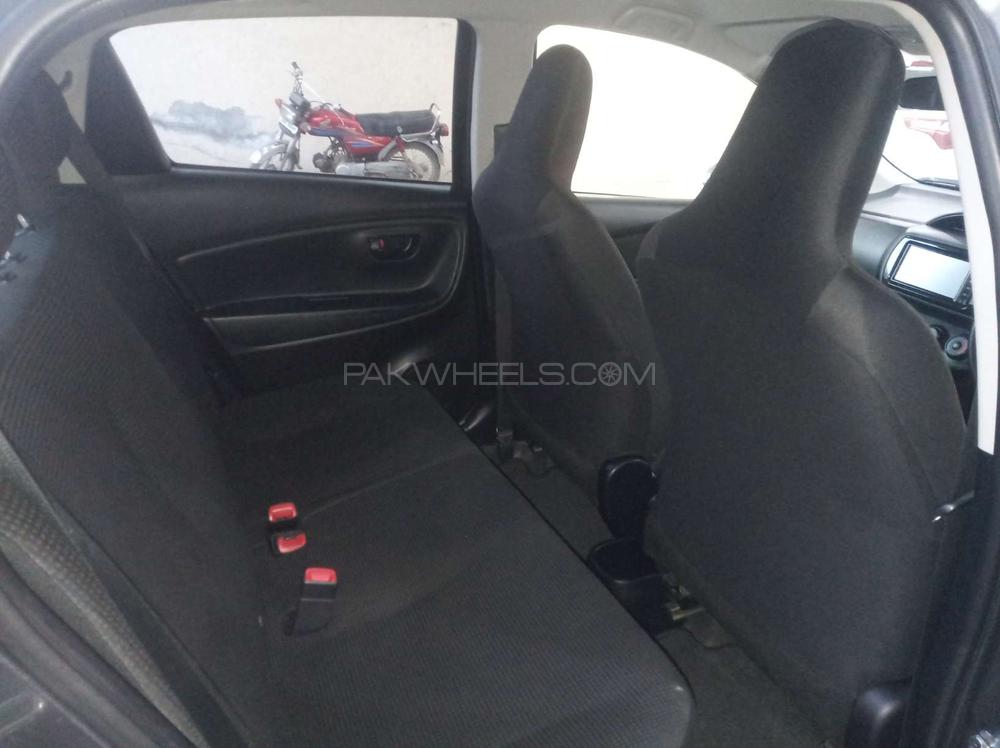 Toyota Vitz 2017 for Sale in Gujranwala Toyota Vitz 2017 for Sale in Gujranwala Image-8