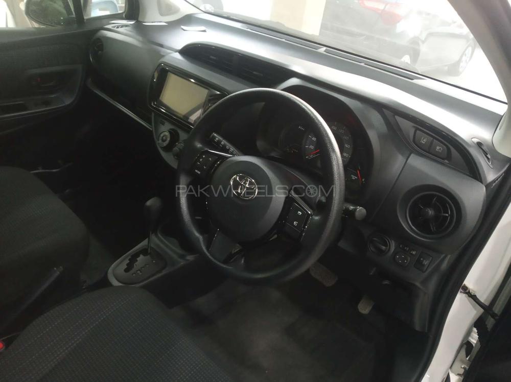 Toyota Vitz 2017 for Sale in Gujranwala Toyota Vitz 2017 for Sale in Gujranwala Image-7